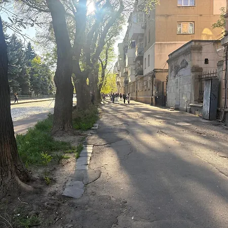 на еврейской
